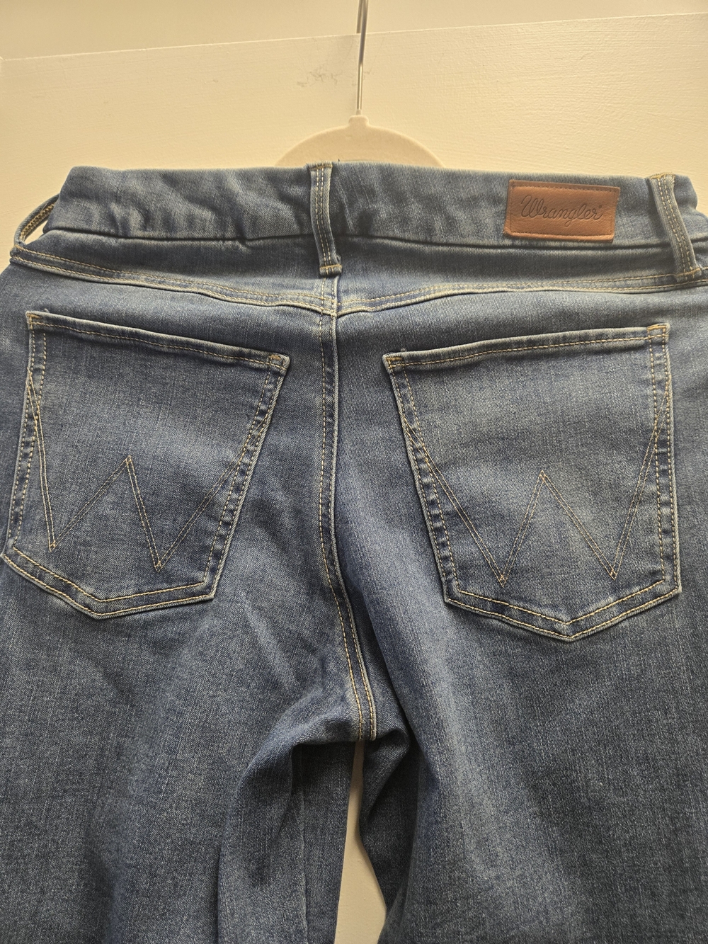 Wrangler Classic Blue Denim Bootcut Jeans - Size 6